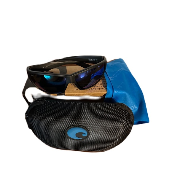 Costa 100 percent polarized and provide 100 percent iv a/b/c protection. 580p - Picture 2 of 12
